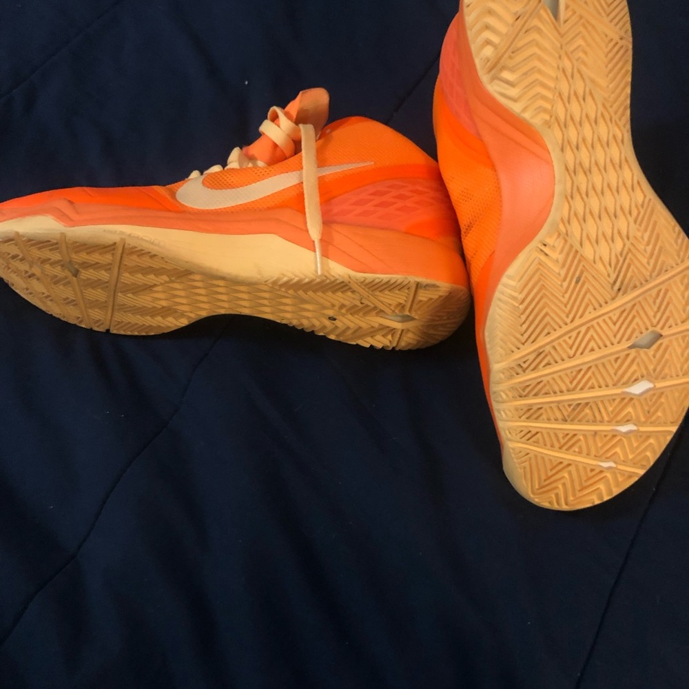 Nike Hyper Disruptors View 3